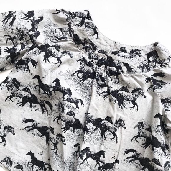 Babygap horse print blouse EUC 12-18 months - Picture 2 of 4